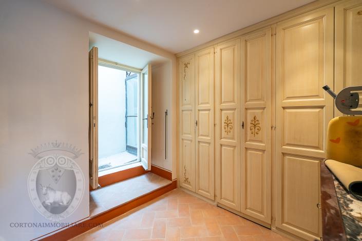 Image No.8-2 Bed Apartment for sale