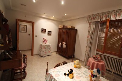 6858amazingvillainvalverde050820182957img3715