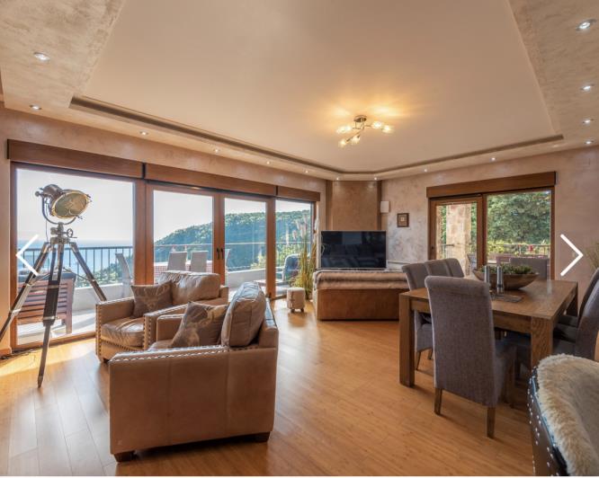 Image No.13-7 Bed Villa / Detached for sale