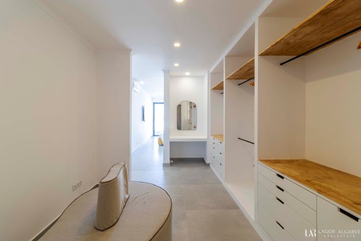 Image No.17-3 Bed Villa for sale