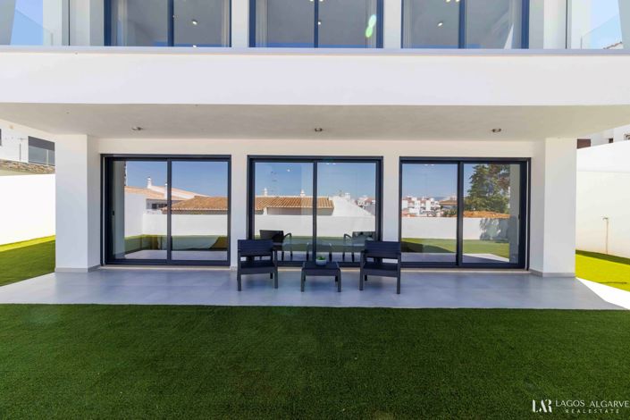 Image No.20-3 Bed Villa for sale