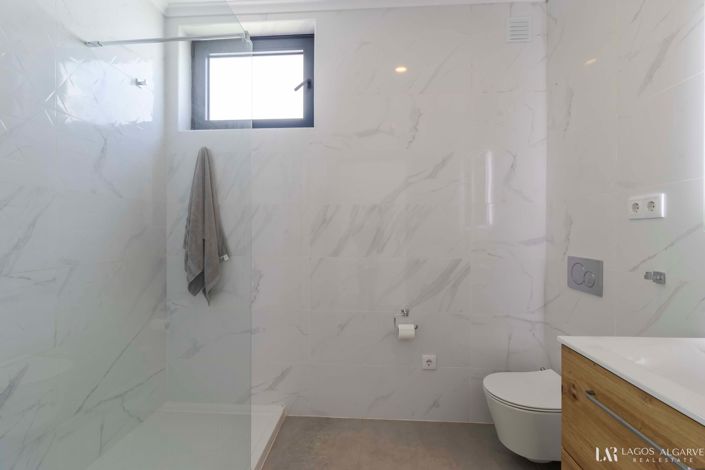 Image No.26-3 Bed Villa for sale