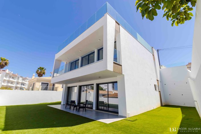 Image No.27-3 Bed Villa for sale