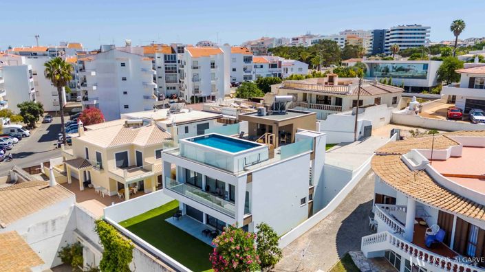 Image No.32-3 Bed Villa for sale