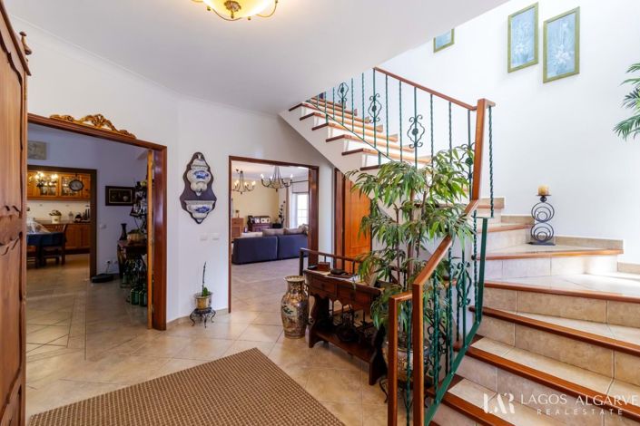 Image No.18-5 Bed Villa for sale