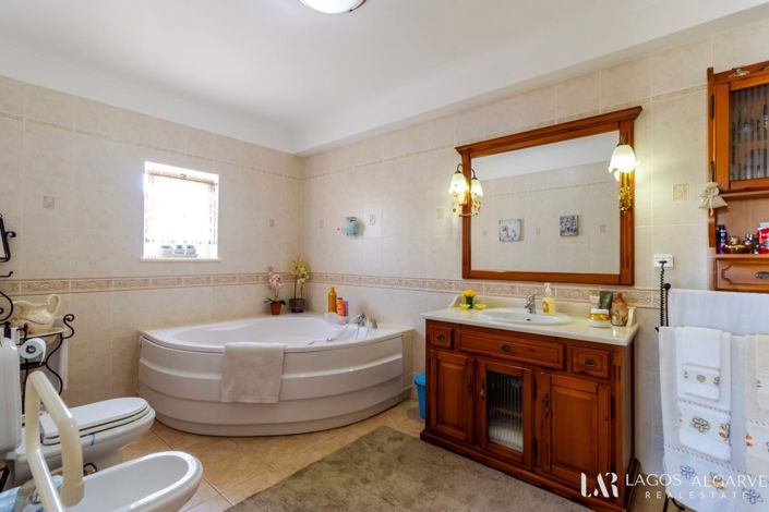 Image No.23-5 Bed Villa for sale