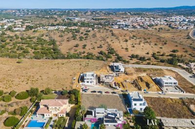 4507-710677-f3f118e7c37f7f368f07435f1da9c3e2a