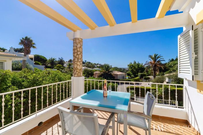 Image No.12-3 Bed Villa for sale