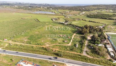 1 - Lagos, Farmhouse