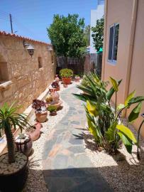 8-behind-the-house_11zon