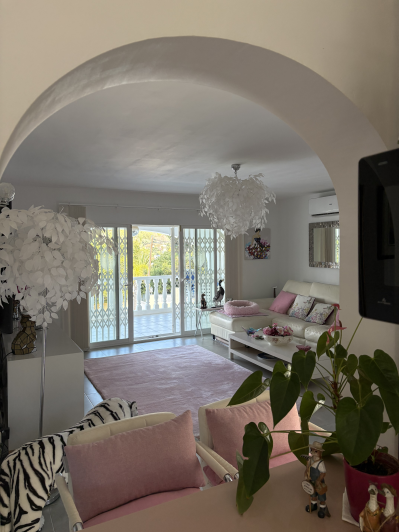 Image No.35-4 Bed Villa / Detached for sale