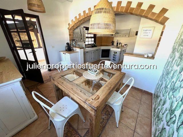 Image No.26-4 Bed Villa / Detached for sale