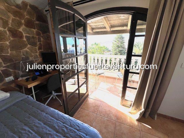 Image No.35-4 Bed Villa / Detached for sale