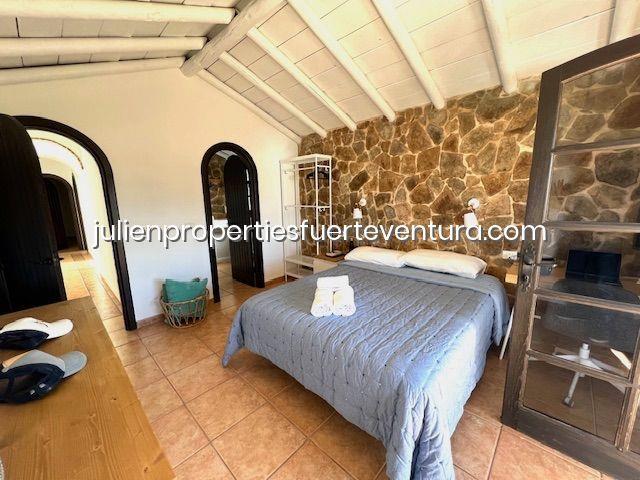 Image No.36-4 Bed Villa / Detached for sale