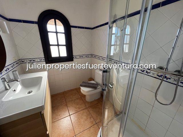 Image No.40-4 Bed Villa / Detached for sale