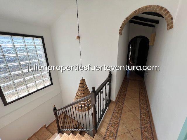 Image No.42-4 Bed Villa / Detached for sale