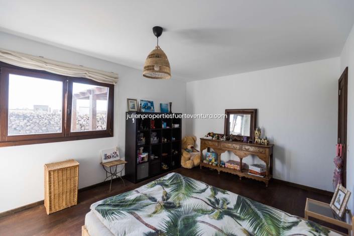 Image No.19-3 Bed Villa for sale