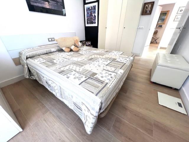 Image No.24-3 Bed Chalet for sale