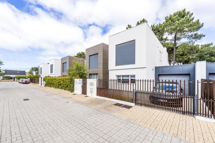 Image No.3-3 Bed Villa / Detached for sale