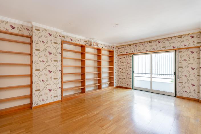 Image No.42-5 Bed Duplex for sale