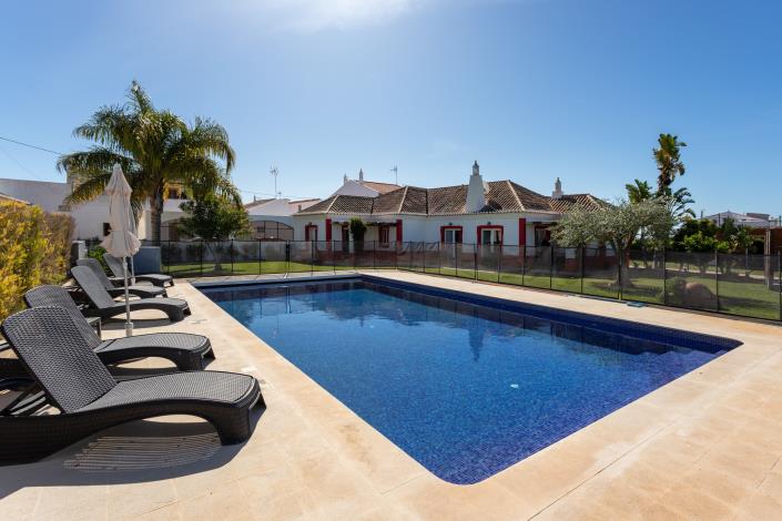 Image No.4-12 Bed Villa for sale