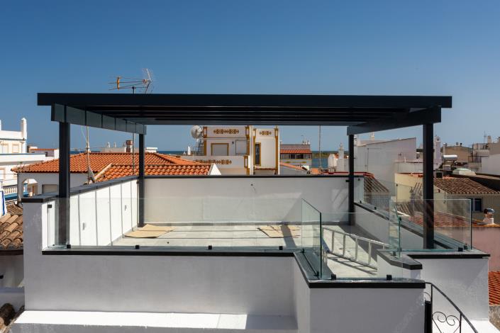 Image No.4-4 Bed Townhouse for sale