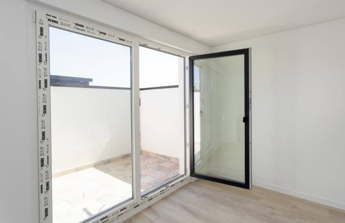 Image No.20-4 Bed Townhouse for sale