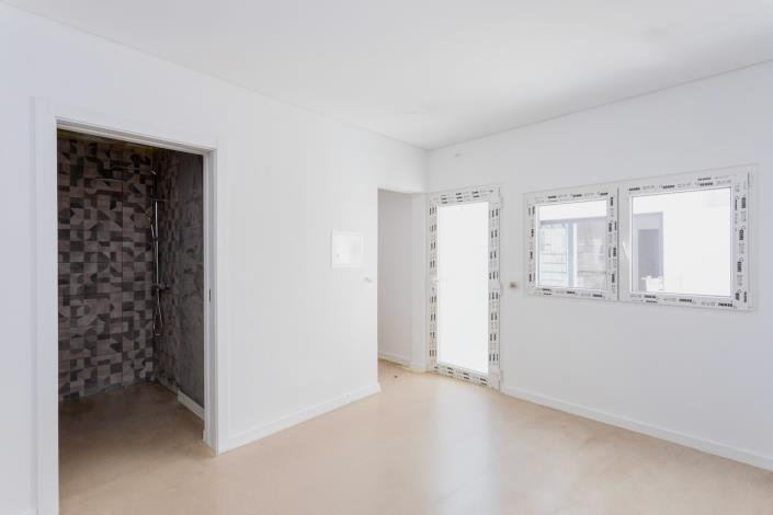 Image No.22-4 Bed Townhouse for sale