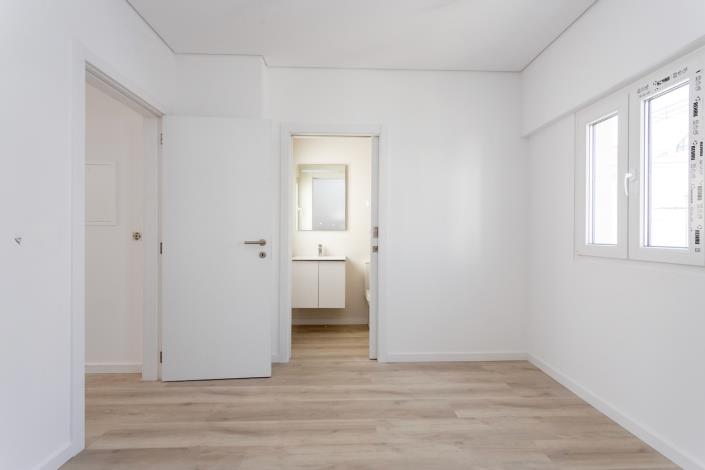 Image No.26-4 Bed Townhouse for sale