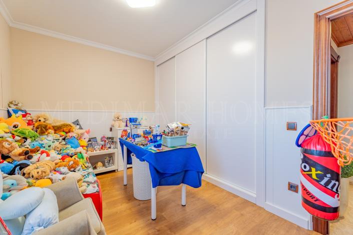 Image No.28-5 Bed Villa / Detached for sale