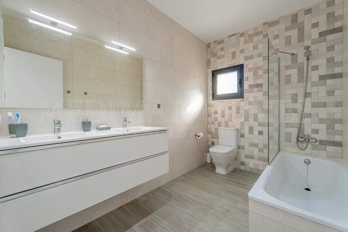 Image No.24-3 Bed Villa / Detached for sale