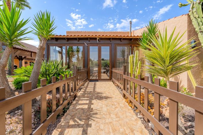 Image No.19-3 Bed Chalet for sale