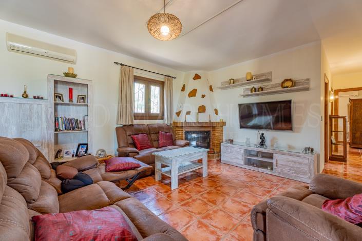 Image No.26-3 Bed Chalet for sale