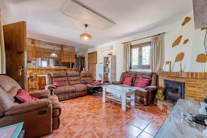 Image No.27-3 Bed Chalet for sale