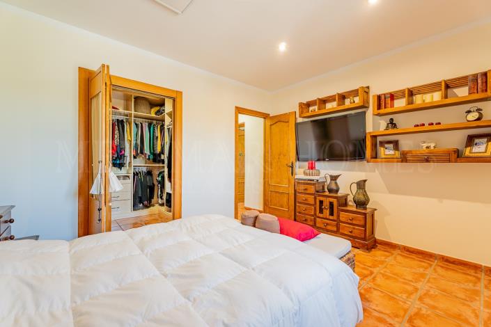 Image No.34-3 Bed Chalet for sale