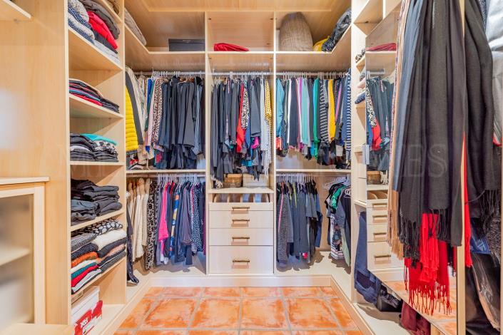 Image No.35-3 Bed Chalet for sale