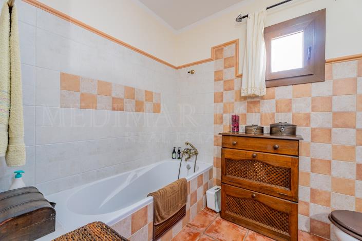 Image No.38-3 Bed Chalet for sale