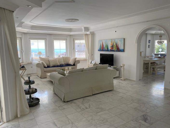 Image No.7-3 Bed Villa for sale