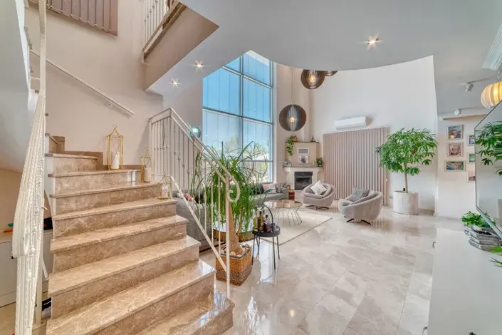 Image No.9-3 Bed Villa for sale