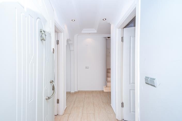 Image No.24-3 Bed Semi-Detached for sale