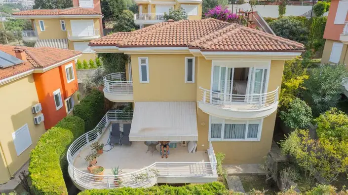 Image No.2-4 Bed Villa for sale