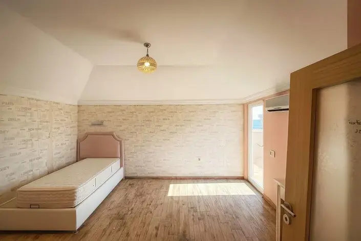 Image No.13-4 Bed Apartment for sale