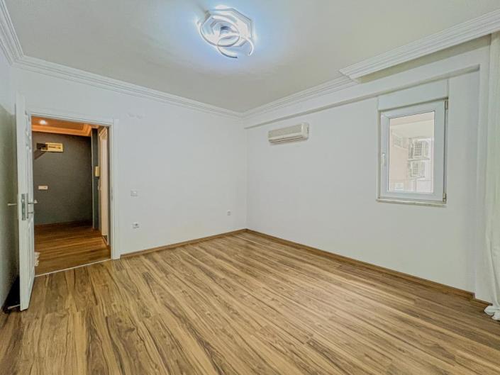 Image No.20-2 Bed Apartment for sale