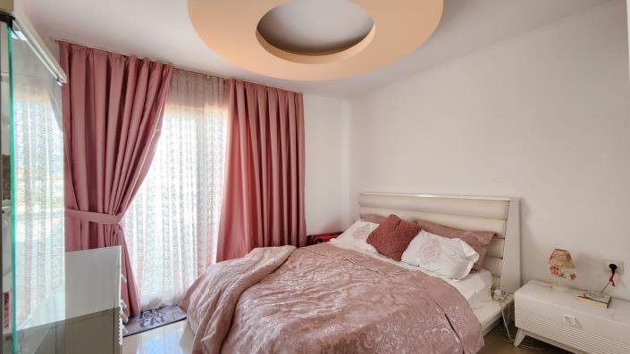 Image No.10-3 Bed Apartment for sale