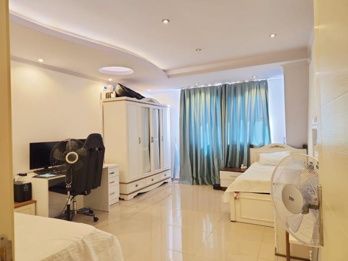 Image No.17-3 Bed Apartment for sale