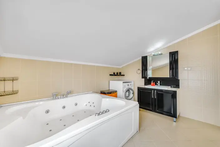 Image No.23-4 Bed Villa for sale