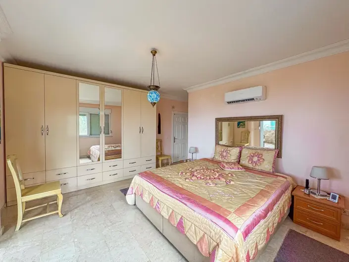 Image No.13-4 Bed Villa for sale