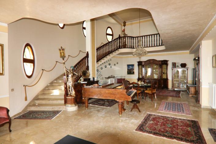 Image No.10-4 Bed Villa for sale