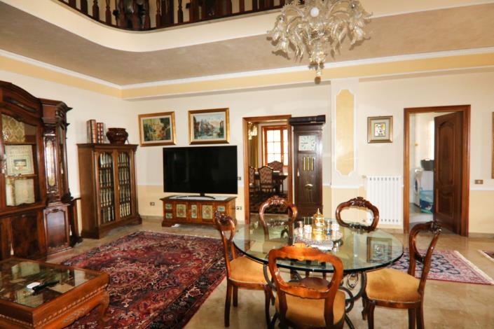 Image No.12-4 Bed Villa for sale