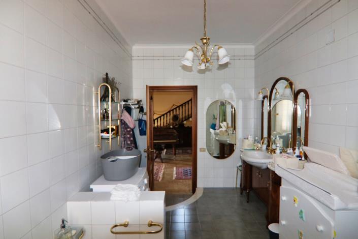 Image No.27-4 Bed Villa for sale